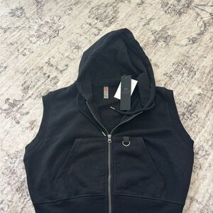 Black Sleeveless Hoodie Vest